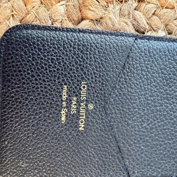 Louis Vuitton Monogram Empreinte Folio case for an iPhone X. /xs - Picture 8 of 13